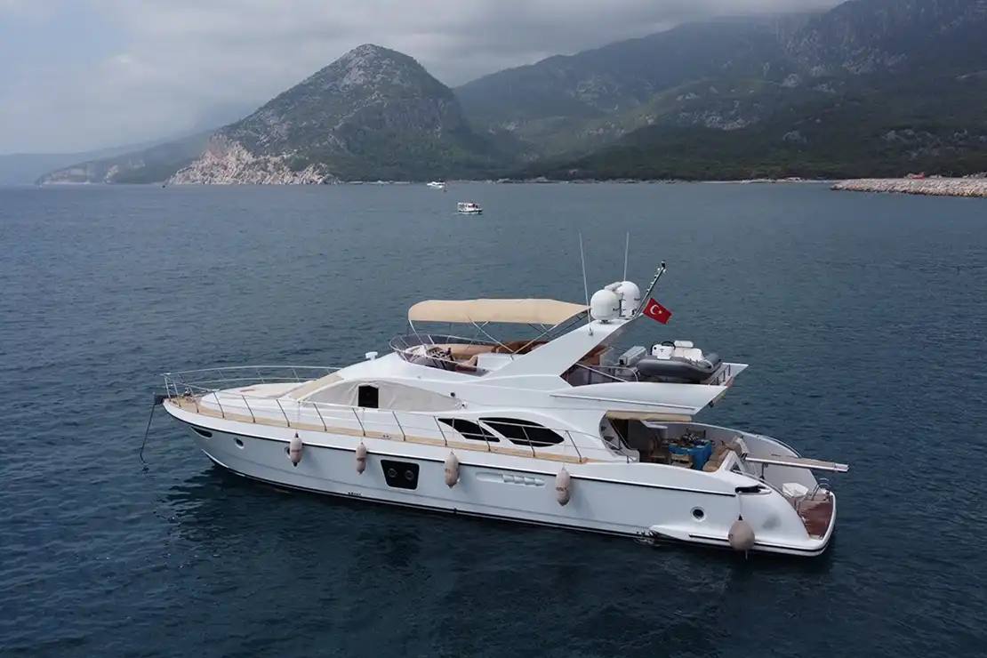 Antalya Yacht Rental 20m Sunseeker 63